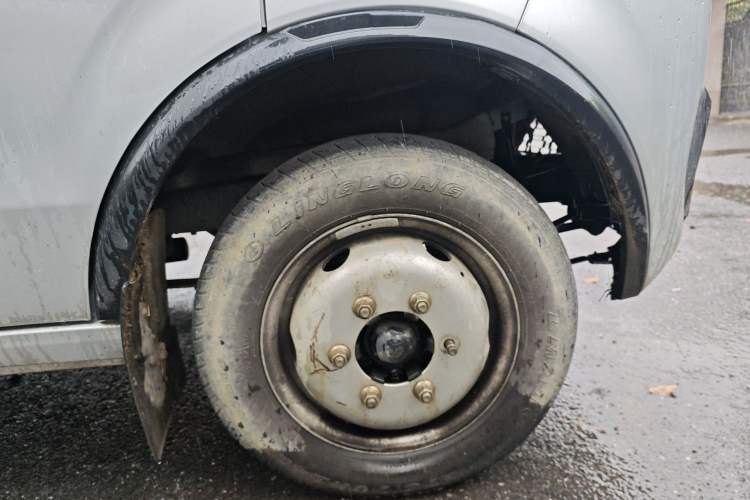 Used CHANGAN KAICHENG Shenqi T30 2021 1.6L Luxury Double-Cab 2.55m Steel-Plate Van DAM16KR Right Front Wheel Hub