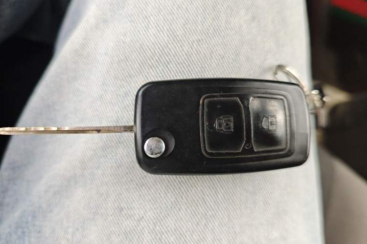 Used CHANGAN KAICHENG Shenqi T30 2021 1.6L Luxury Double-Cab 2.55m Steel-Plate Van DAM16KR Vehicle Key