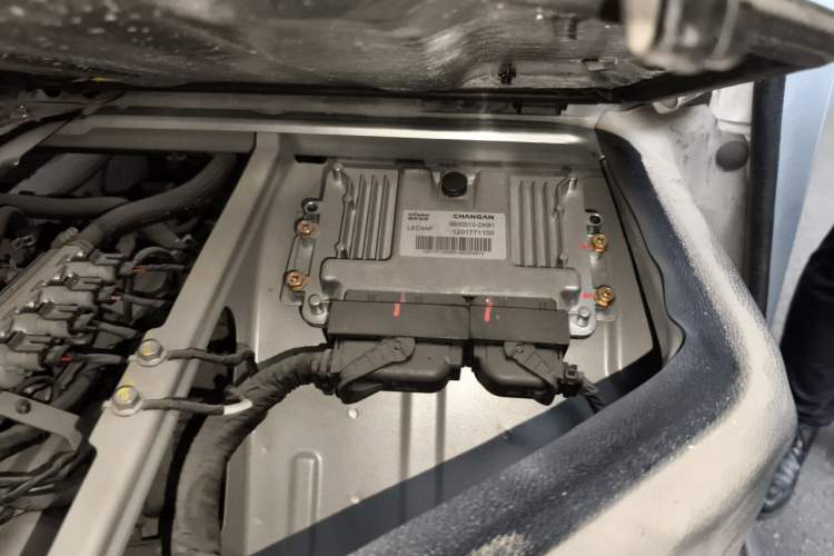Used CHANGAN KAICHENG Shenqi T30 2024 1.6L CNG Single-Row 3.3m Standard Vehicle – Air-Conditioned Value Edition Engine Bay Left