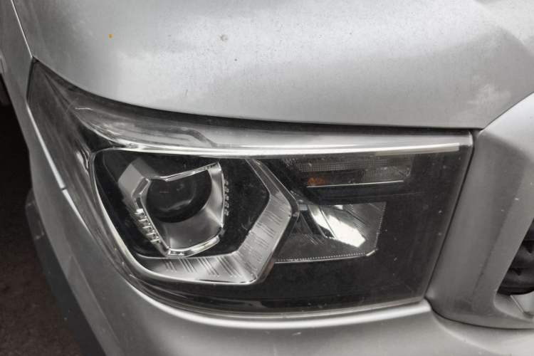 Used CHANGAN KAICHENG Shenqi T30 2024 1.6L CNG Single-Row 3.3m Standard Vehicle – Air-Conditioned Value Edition Right Front Headlight