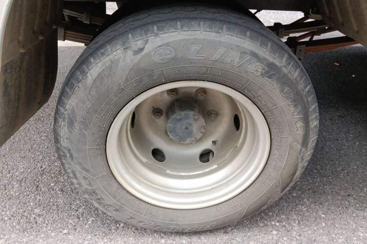 Used CHANGAN KAICHENG Shenqi T30EV 2023 Cargo Truck Comfort Model Right Rear Wheel Hub
