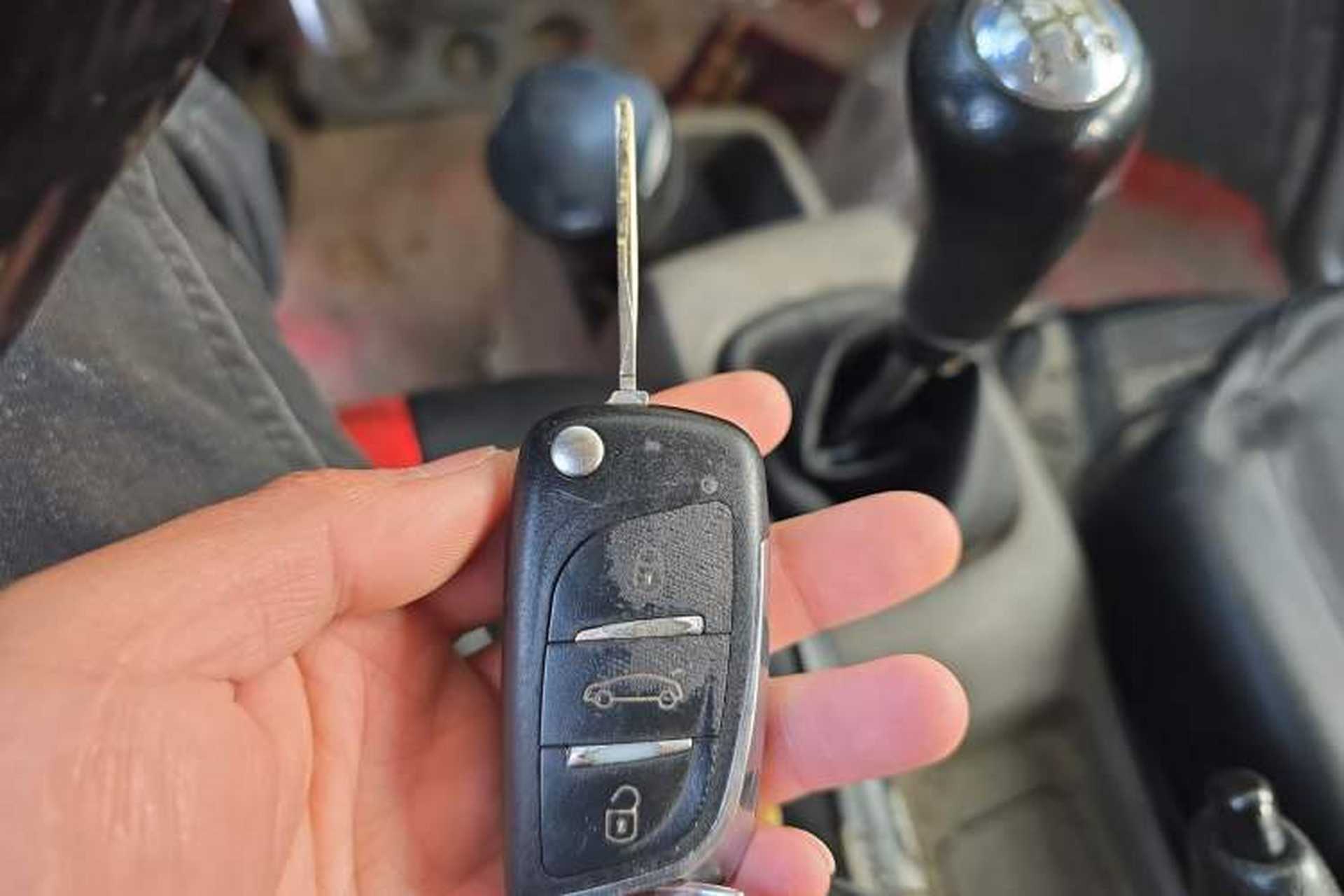 Used CHANGAN KAICHENG Star 2 2012 1.0L CNG Value Edition JL466QG Vehicle Key