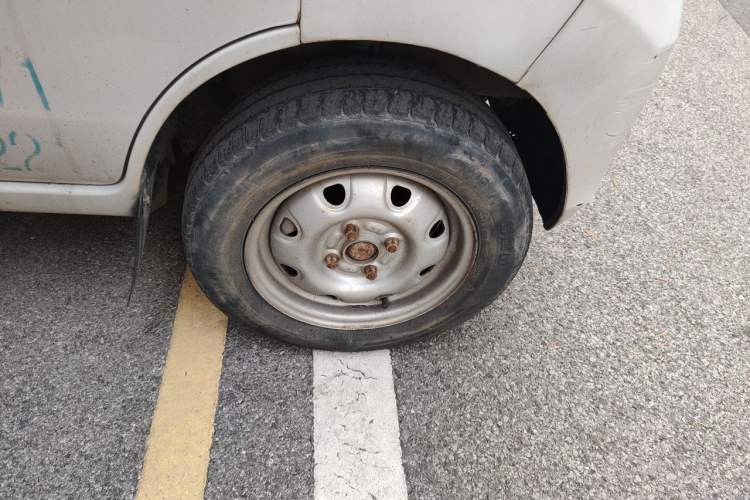 Used CHANGAN KAICHENG Star 2 2012 1.0L Base Version JL466Q9 Right Front Wheel Hub