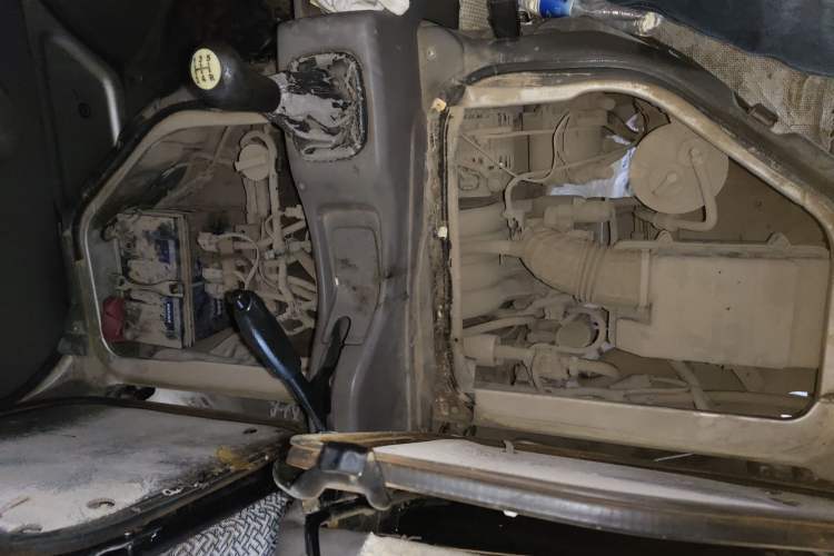 Used CHANGAN KAICHENG Star 2 2012 1.0L CNG Value Edition JL466QG Engine Bay