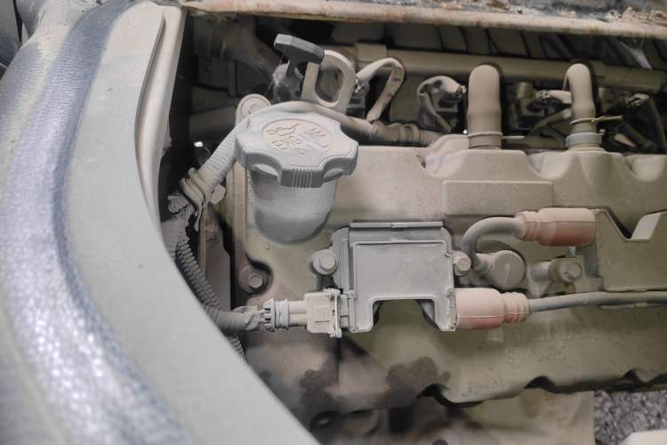 Used CHANGAN KAICHENG Star 2 2012 1.0L Value Edition JL465QH Engine Bay Right