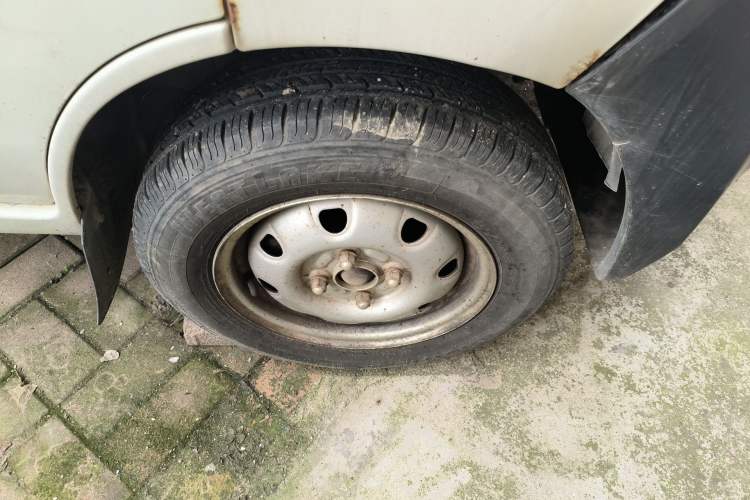 Used CHANGAN KAICHENG Star 2 2012 1.0L Base Version JL466Q9 Right Front Wheel Hub