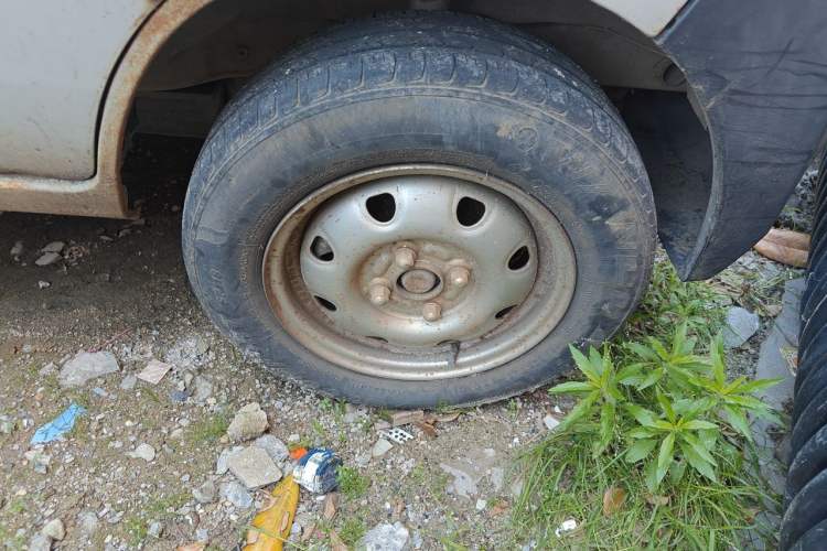 Used CHANGAN KAICHENG Star 2 2012 1.0L Value Edition JL465QH Right Front Wheel Hub