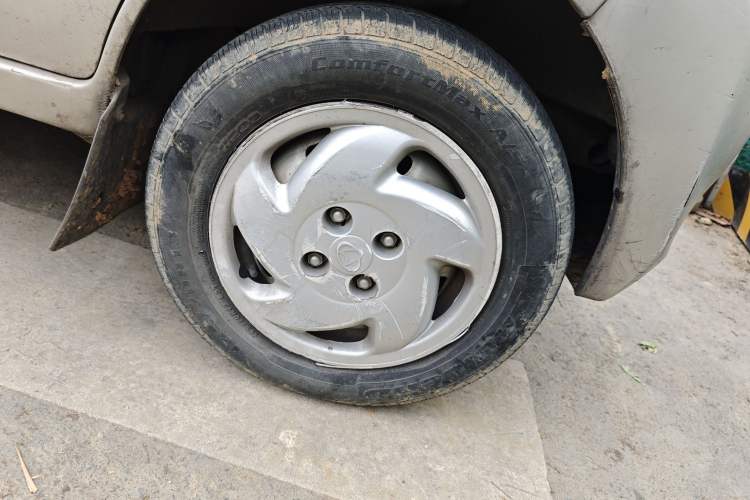 Used CHANGAN KAICHENG Star 2 2012 1.0L Value Edition JL465QH Right Front Wheel Hub