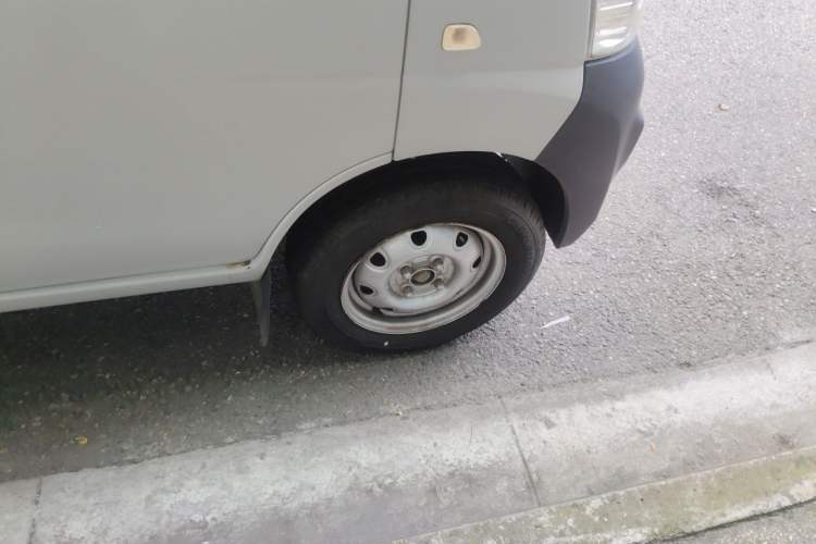 Used CHANGAN KAICHENG Star 2 2012 1.0L Base Version JL466Q9 Right Front Wheel Hub