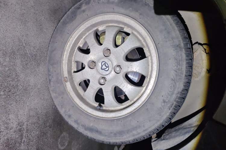 Used CHANGAN KAICHENG Star 2 2012 1.0L Base Version JL466Q9 Right Front Wheel Hub