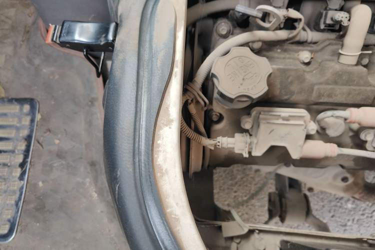 Used CHANGAN KAICHENG Star 2 2012 1.0L Value Edition JL465QH Engine Bay Right