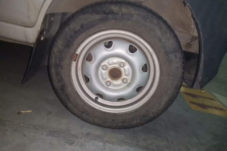 Used CHANGAN KAICHENG Star 2 2012 1.0L Base Version JL466Q9 Right Front Wheel Hub