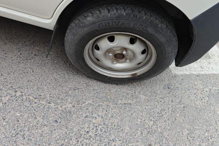Used CHANGAN KAICHENG Star 2 2012 1.0L Base Version JL466Q9 Right Front Wheel Hub