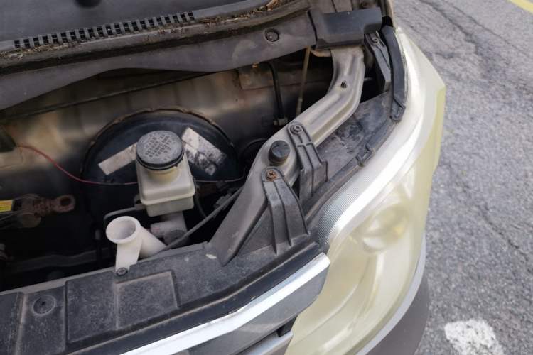 Used CHANGAN KAICHENG Star 2013 1.2L New Changan Star Standard Model Engine Bay Left