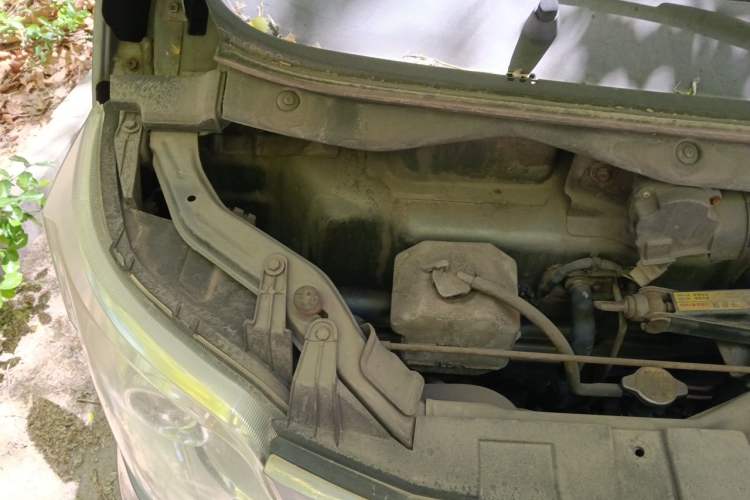 Used CHANGAN KAICHENG Star 2013 1.2L New Changan Star Standard Model Engine Bay Right