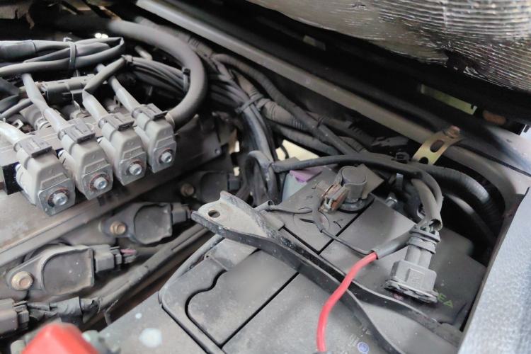Used CHANGAN KAICHENG Star 2013 1.2L New Changan Star CNG Base Model JL473QE Engine Bay Left