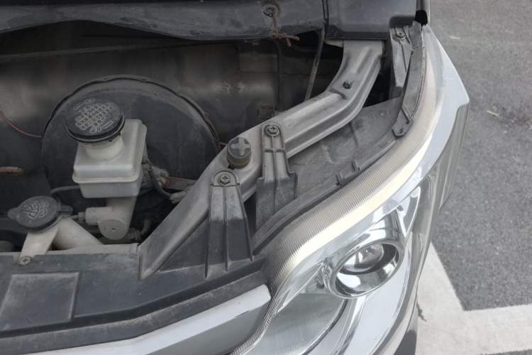 Used CHANGAN KAICHENG Star 2013 1.2L New Changan Star Basic Version Engine Bay Left