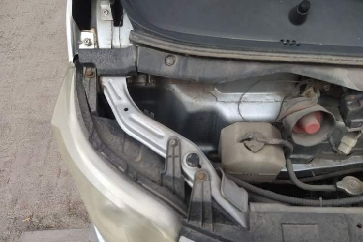 Used CHANGAN KAICHENG Star 2013 1.2L New Changan Star Basic Version Engine Bay Right