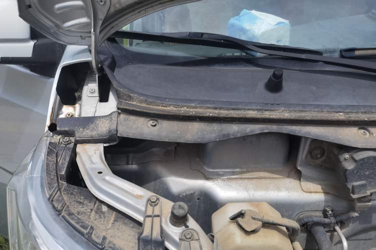 Used CHANGAN KAICHENG Star 2013 1.2L New Changan Star Standard Model Engine Bay Right