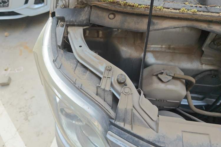 Used CHANGAN KAICHENG Star 2013 1.2L New Changan Star CNG Base Model JL473QE Engine Bay Right
