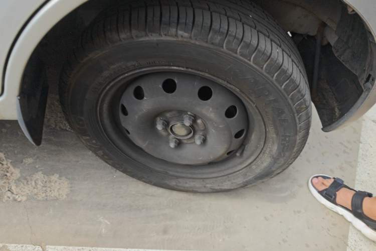 Used CHANGAN KAICHENG Star 2013 1.2L New Changan Star CNG Base Model JL473QE Right Front Wheel Hub
