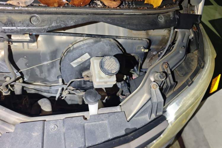 Used CHANGAN KAICHENG Star 2013 1.2L New Changan Star Basic Version Engine Bay Left