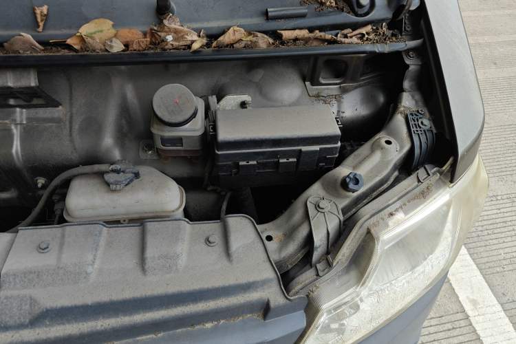 Used CHANGAN KAICHENG Star 3 2015 1.2L Base Model Non-Air-Conditioned EA12V Engine Bay Left
