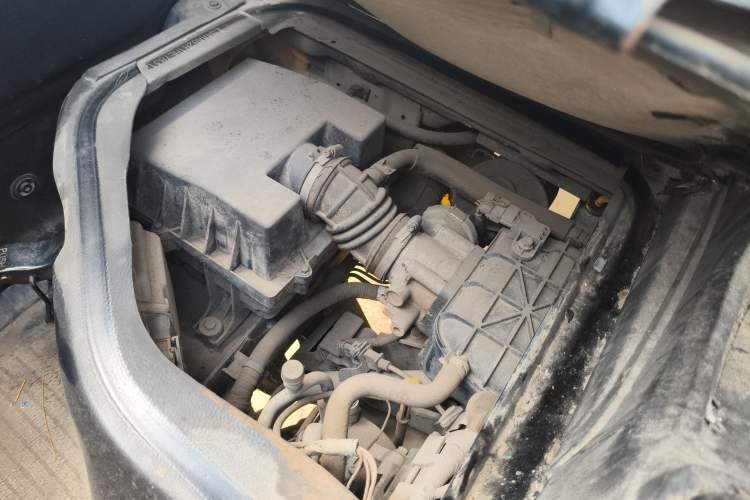 Used CHANGAN KAICHENG Star 3 2015 1.2L Base Model Non-Air-Conditioned EA12V Engine Bay Right
