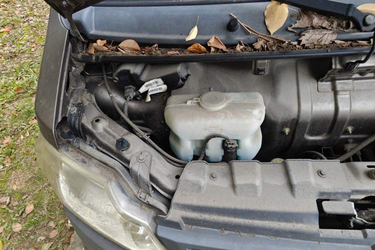 Used CHANGAN KAICHENG Star 3 2015 1.2L Base Model Non-Air-Conditioned EA12V Engine Bay Right