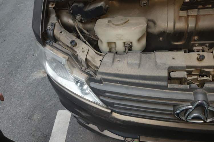 Used CHANGAN KAICHENG Star 3 2015 1.0L Value Edition Non-Air-Conditioned C10 Engine Bay Right