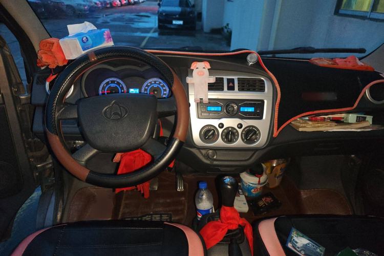 Used CHANGAN KAICHENG Star 3 2015 1.2L Standard Version Non-Air-Conditioned EA12V Center Console