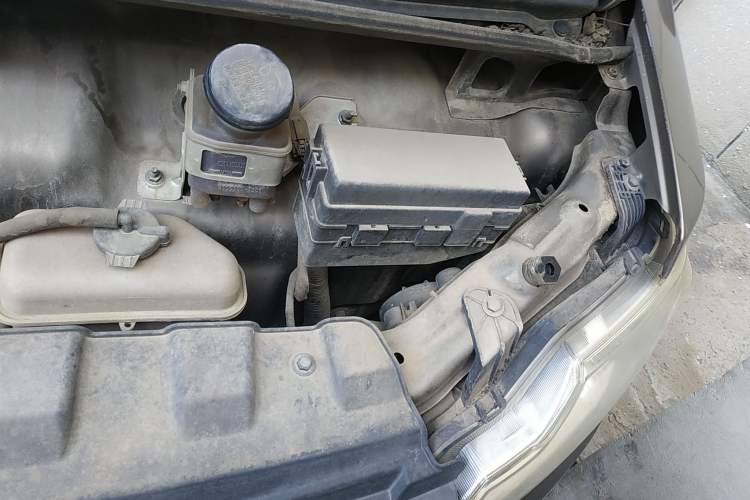Used CHANGAN KAICHENG Star 3 2015 1.0L Value Edition Non-Air-Conditioned C10 Engine Bay Left