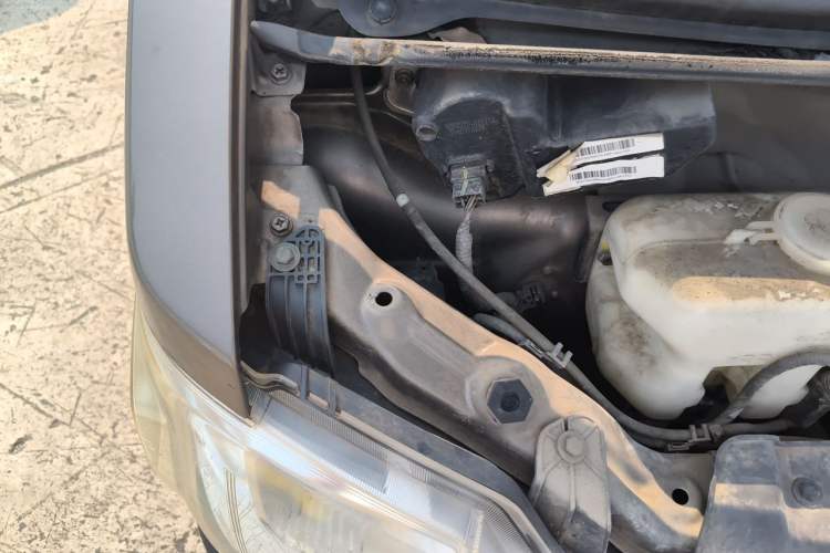 Used CHANGAN KAICHENG Star 3 2015 1.2L Base Model Air-Conditioned EA12V Engine Bay Right