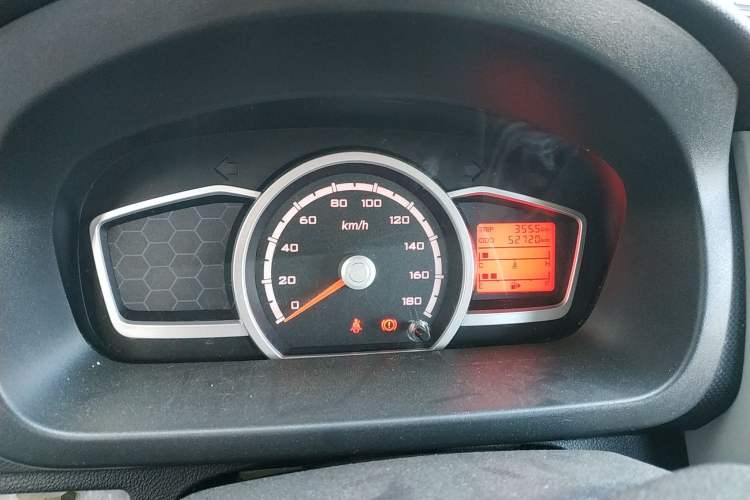 Used CHANGAN KAICHENG Star 3 2015 1.0L Value Edition Non-Air-Conditioned C10 Odometer Close Up