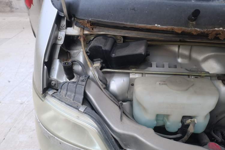 Used CHANGAN KAICHENG Star 3 2015 1.0L Value Edition Non-Air-Conditioned C10 Engine Bay Right