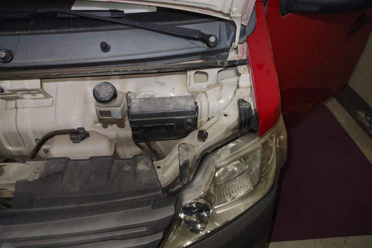 Used CHANGAN KAICHENG Star 3 2015 1.2L Base Model Non-Air-Conditioned EA12V Engine Bay Left