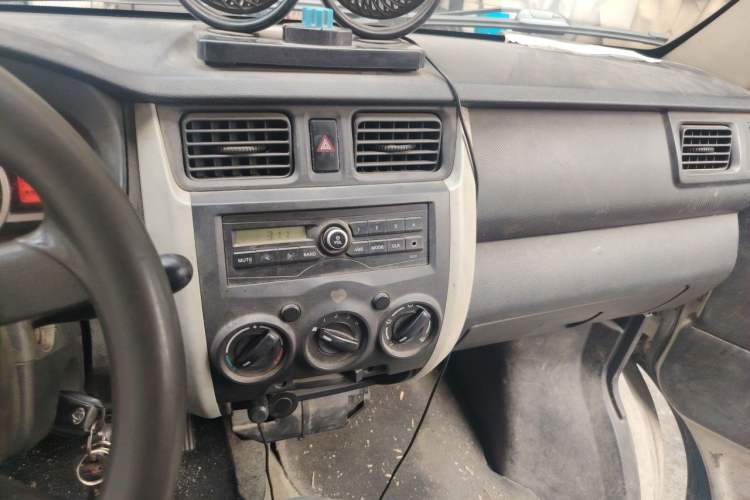 Used CHANGAN KAICHENG Star 3 2015 1.0L Value Edition Non-Air-Conditioned C10 Audio And AC Panel