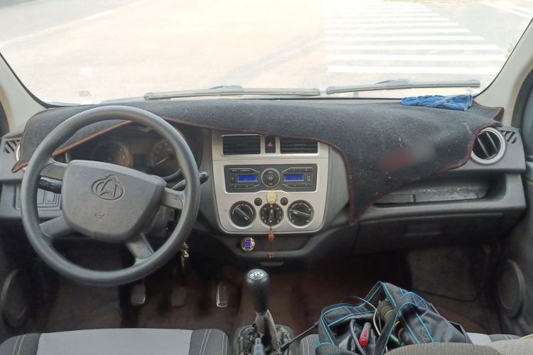 Used CHANGAN KAICHENG Star 3 2015 1.2L Standard Version Non-Air-Conditioned EA12V Center Console