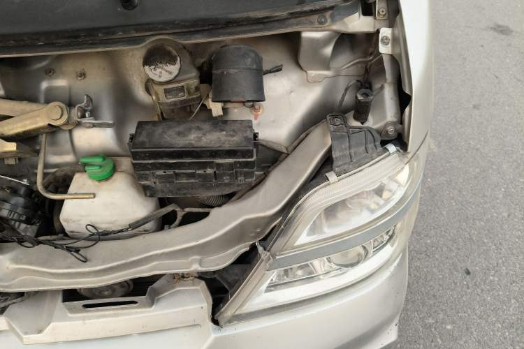 Used CHANGAN KAICHENG Star 3 2015 1.0L Value Edition Non-Air-Conditioned C10 Engine Bay Left