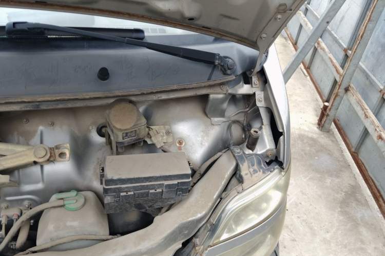 Used CHANGAN KAICHENG Star 3 2015 1.0L Value Edition Non-Air-Conditioned C10 Engine Bay Left