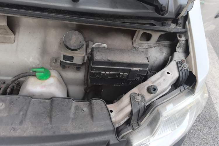 Used CHANGAN KAICHENG Star 3 2015 1.0L Value Edition Non-Air-Conditioned C10 Engine Bay Left