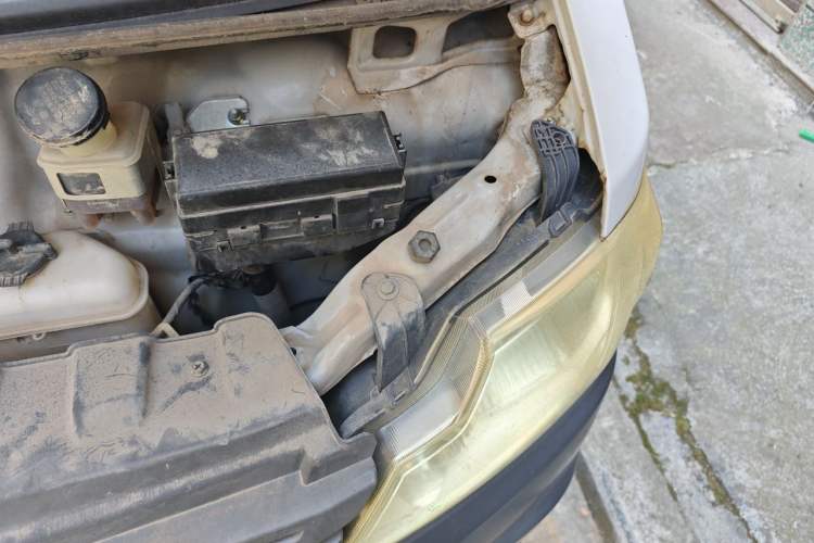 Used CHANGAN KAICHENG Star 3 2015 1.2L Base Model Air-Conditioned EA12V Engine Bay Left
