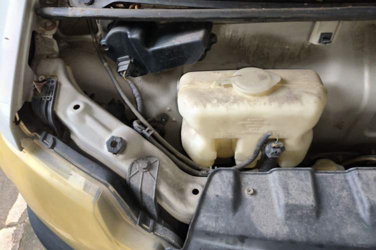 Used CHANGAN KAICHENG Star 3 2015 1.0L Base Model Non-Air-Conditioned C10 Engine Bay Right