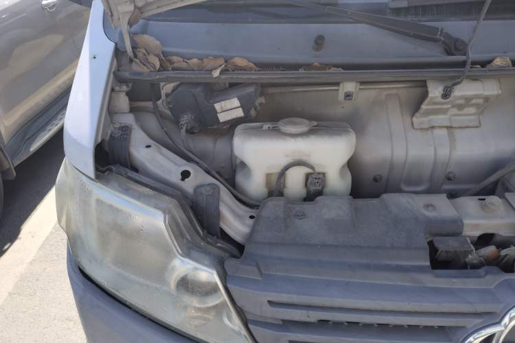 Used CHANGAN KAICHENG Star 3 2015 1.0L Value Edition Non-Air-Conditioned C10 Engine Bay Right