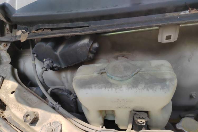 Used CHANGAN KAICHENG Star 3 2015 1.0L Base Model Non-Air-Conditioned C10 Engine Bay Right