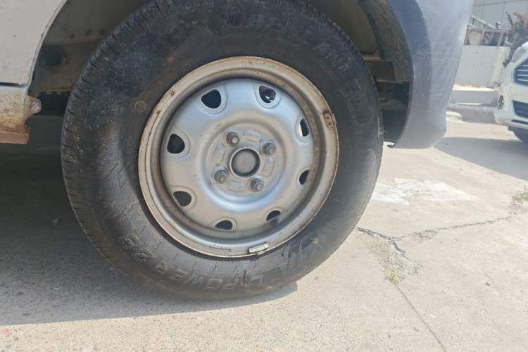 Used CHANGAN KAICHENG Star 3 2015 1.0L Single-Steaming Basic Version C10 Right Front Wheel Hub
