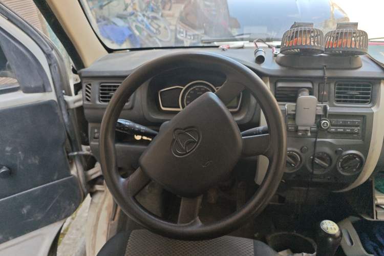 Used CHANGAN KAICHENG Star 3 2015 1.2L Base Model Air-Conditioned EA12V Steering Wheel