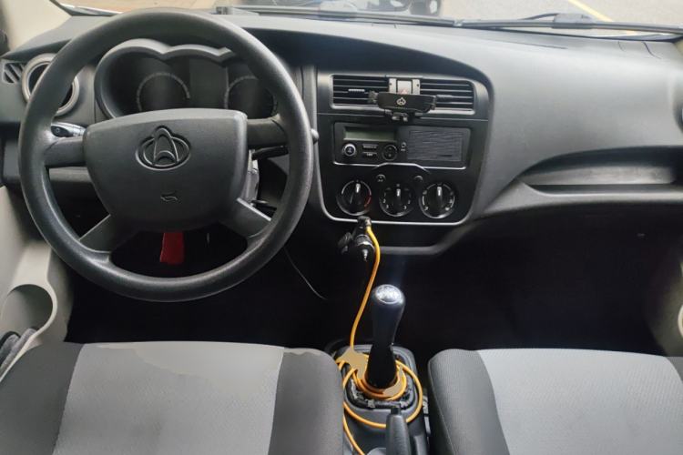Used CHANGAN KAICHENG Star 5 2021 1.4L Base Model Passenger Vehicle China VI Standard EA14MR Center Console