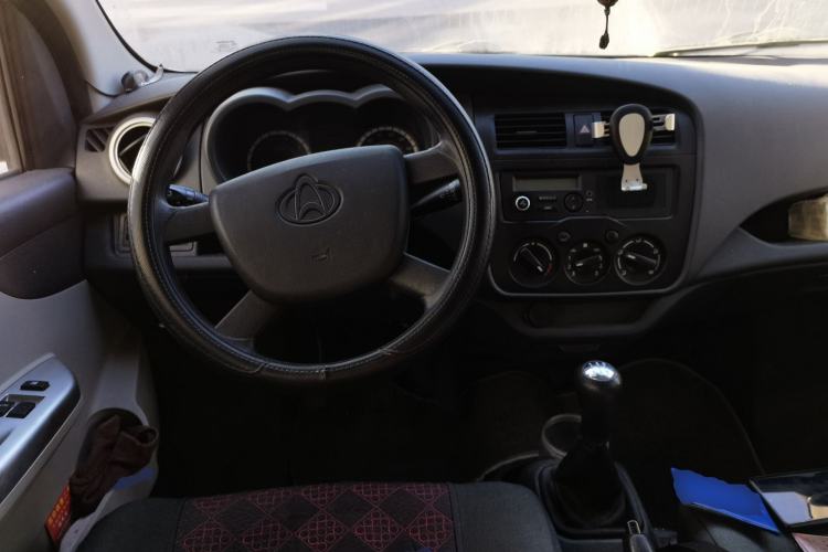 Used CHANGAN KAICHENG Star 5 2021 1.4L Standard Van China VI EA14MR Center Console
