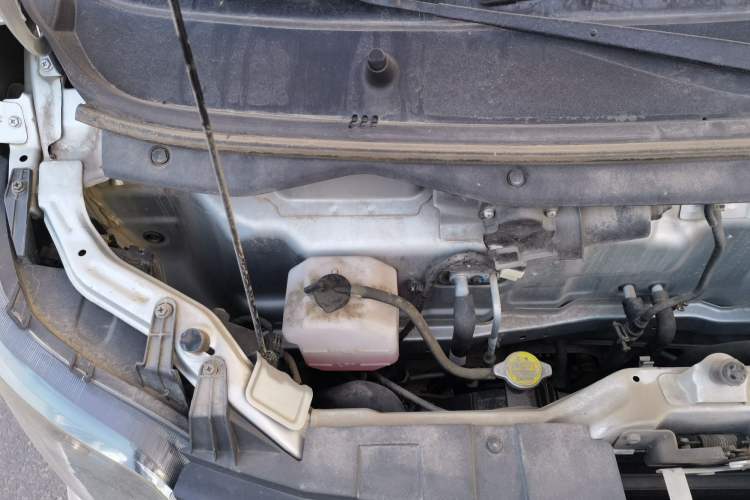 Used CHANGAN KAICHENG Star 5 2021 1.4L Standard Van China VI EA14MR Engine Bay Right